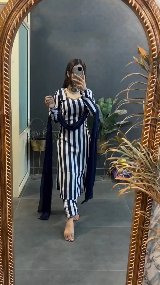 Fashion Cave Ready To Wear Blue Straight Full Sleeves Shea Berry Kurta and Pant with Du